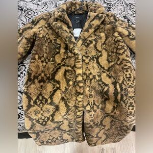 Animal print faux fur Forever 21 coat
